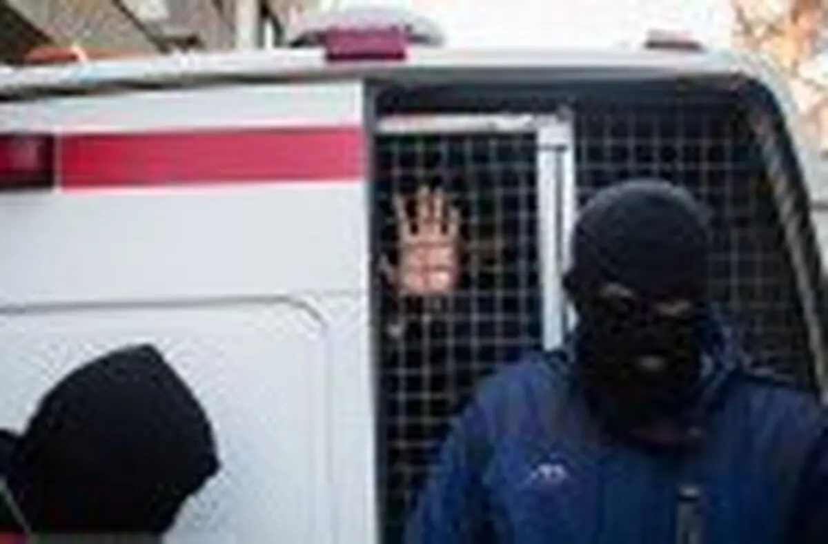  لحظه سرقت مسلحانه از صرافی میدان فردوسی+ عکس