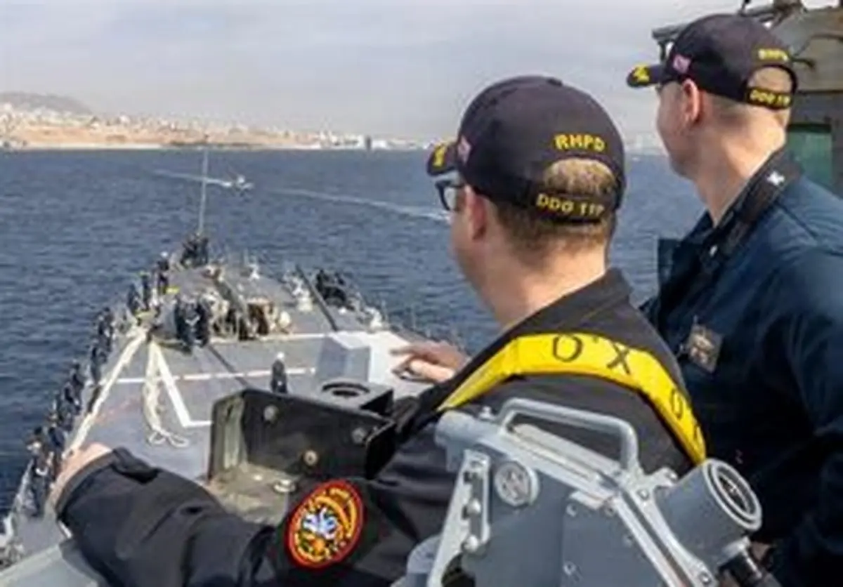 ناو موشک‌انداز آمریکا ساحل فلسطین اشغالی را ترک کرد
