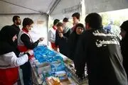 ارائه خدمات امدادی درمانی به زائران در اربعین حسینی در عمود 1092