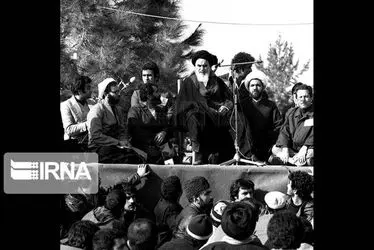 بازگشت امام خمینی به ایران