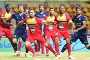 درگیری بازیکنان  فولاد و گل‌گهر در دقایق پایانی