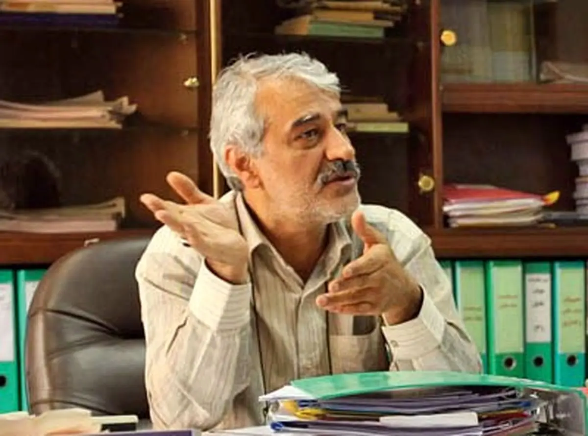 معاون سابق خصوصی سازی: واگذاری به صورت سهام ممتاز انحصار دولت در خودروسازی را حفظ می کند