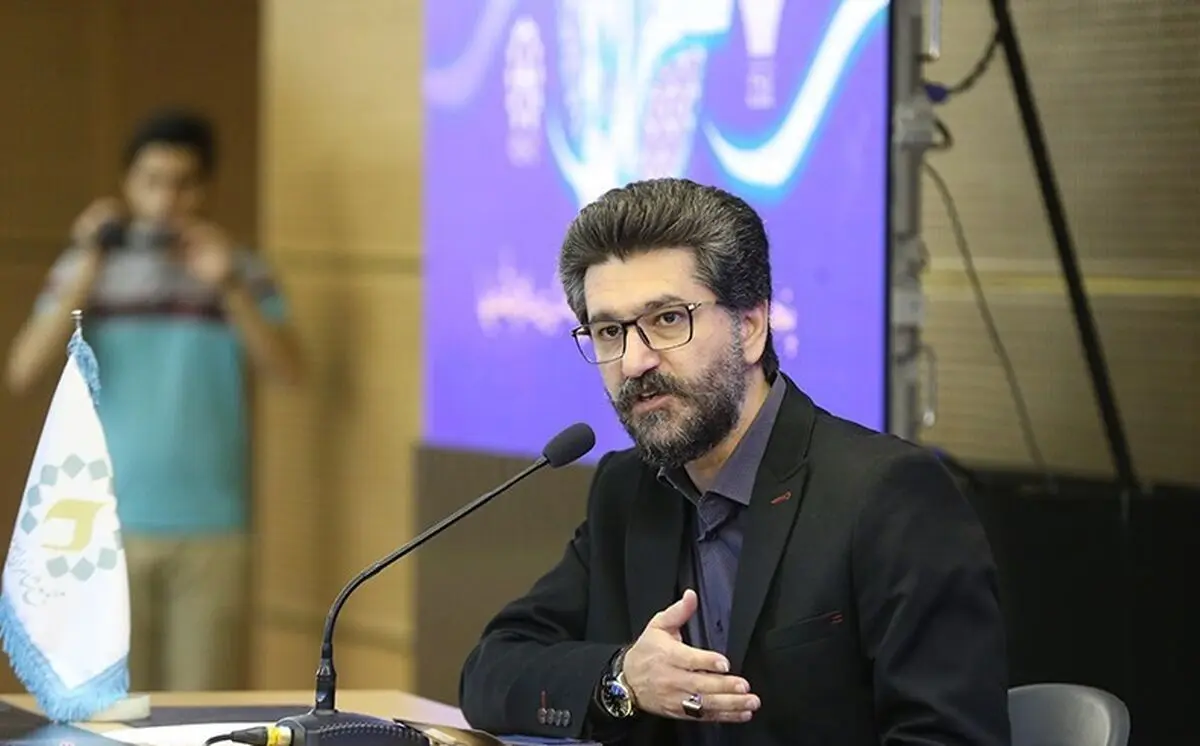 امیرحسین مدرس مجری برنامه نوروزی شد