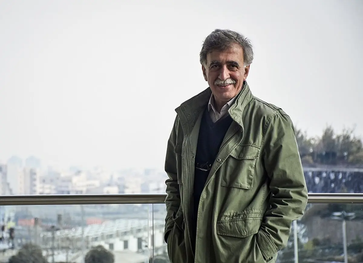 یک سریال کمدی در شبکه نمایش خانگی
