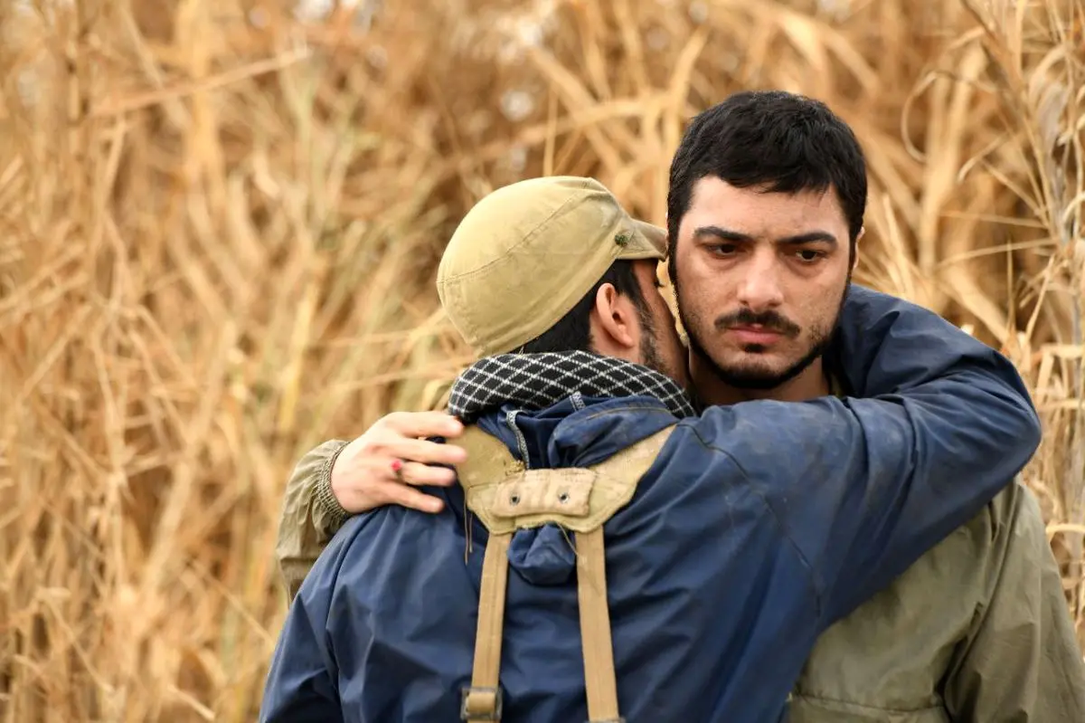 مجنون؛ حماسهای انسانی که از شعار میگریزد