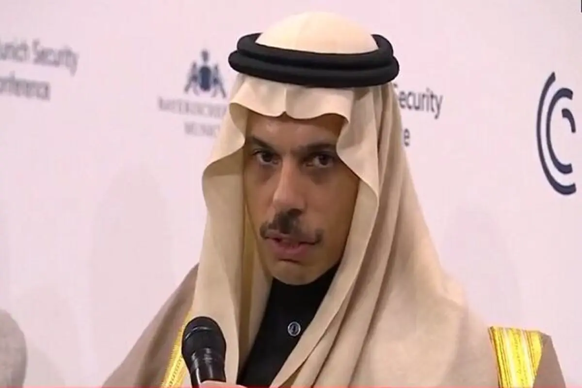 یک عکس بحث‌برانگیز از وزیر خارجه عربستان در ترکیه