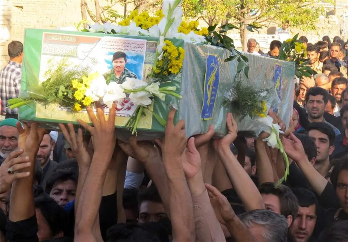 پیکر شهید مدافع حرم در شهرستان آران و بیدگل تشییع شد