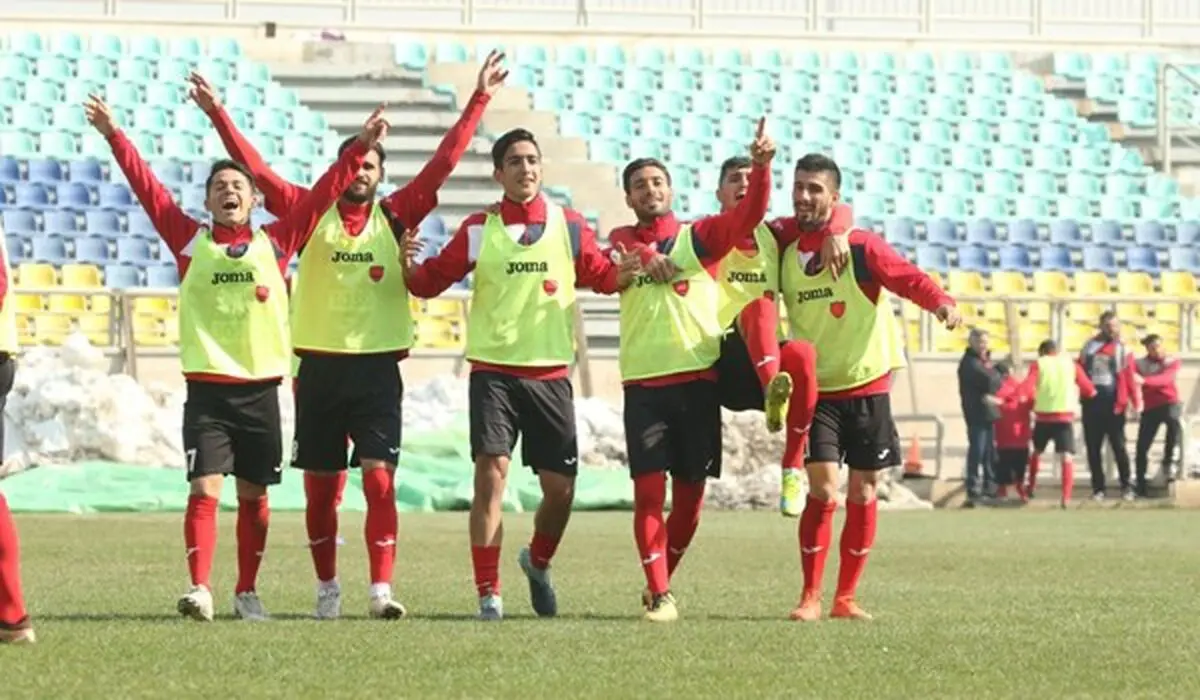 حاشیه دیدار نفت آبادان-پرسپولیس