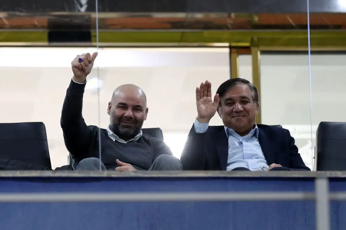 سرمربی جدید استقلال تماشاگر بازی با مس
