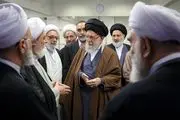 وقتی حضور رهبر انقلاب، خود پیام سیاسی است
