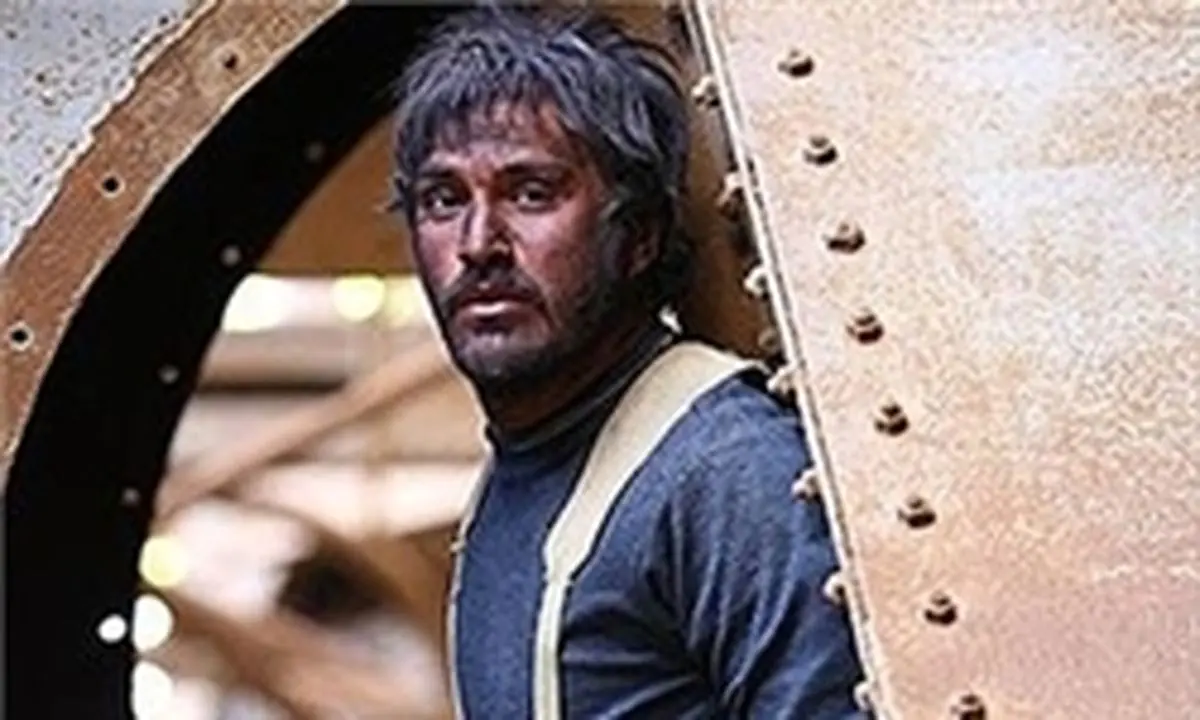«ملکه» نقد و بررسی میشود