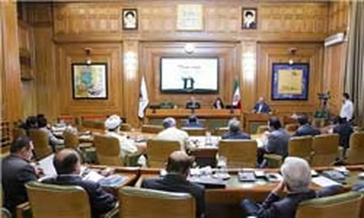 آغاز جلسه شورا با ۱۳ صندلی خالی