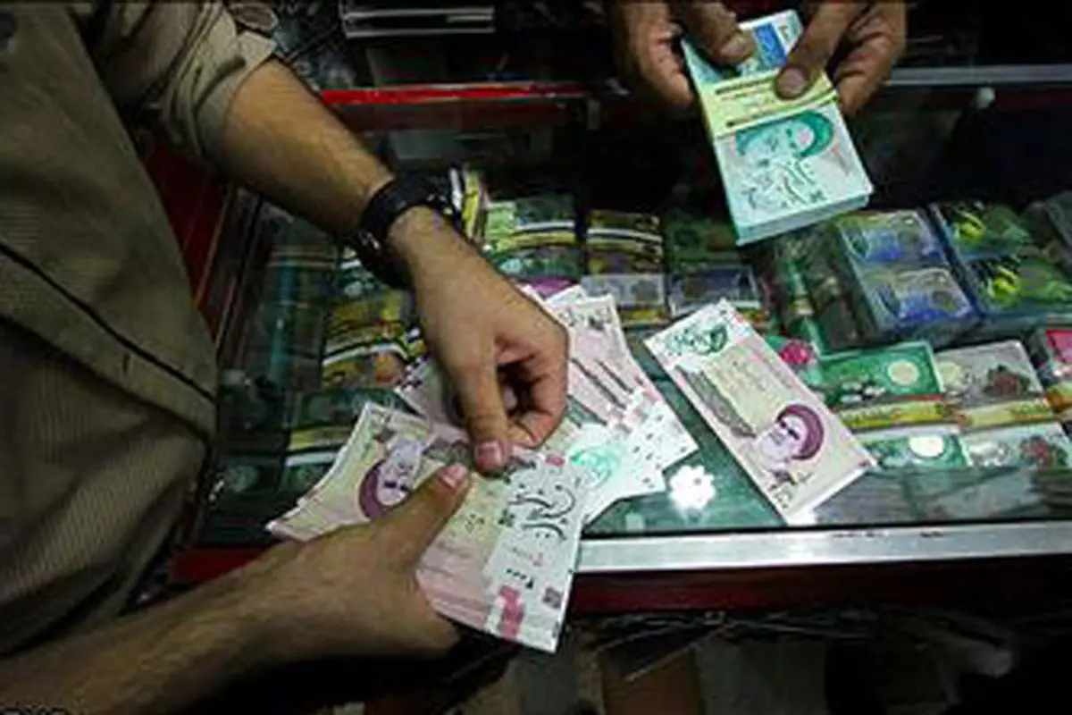 فروش اسکناسهای ۱۰۰ تومانی ۵ برابر قیمت