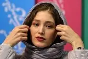 خانم بازیگر با سر تراشیده شده در اکران فیلم «یلدا»/ تصاویر