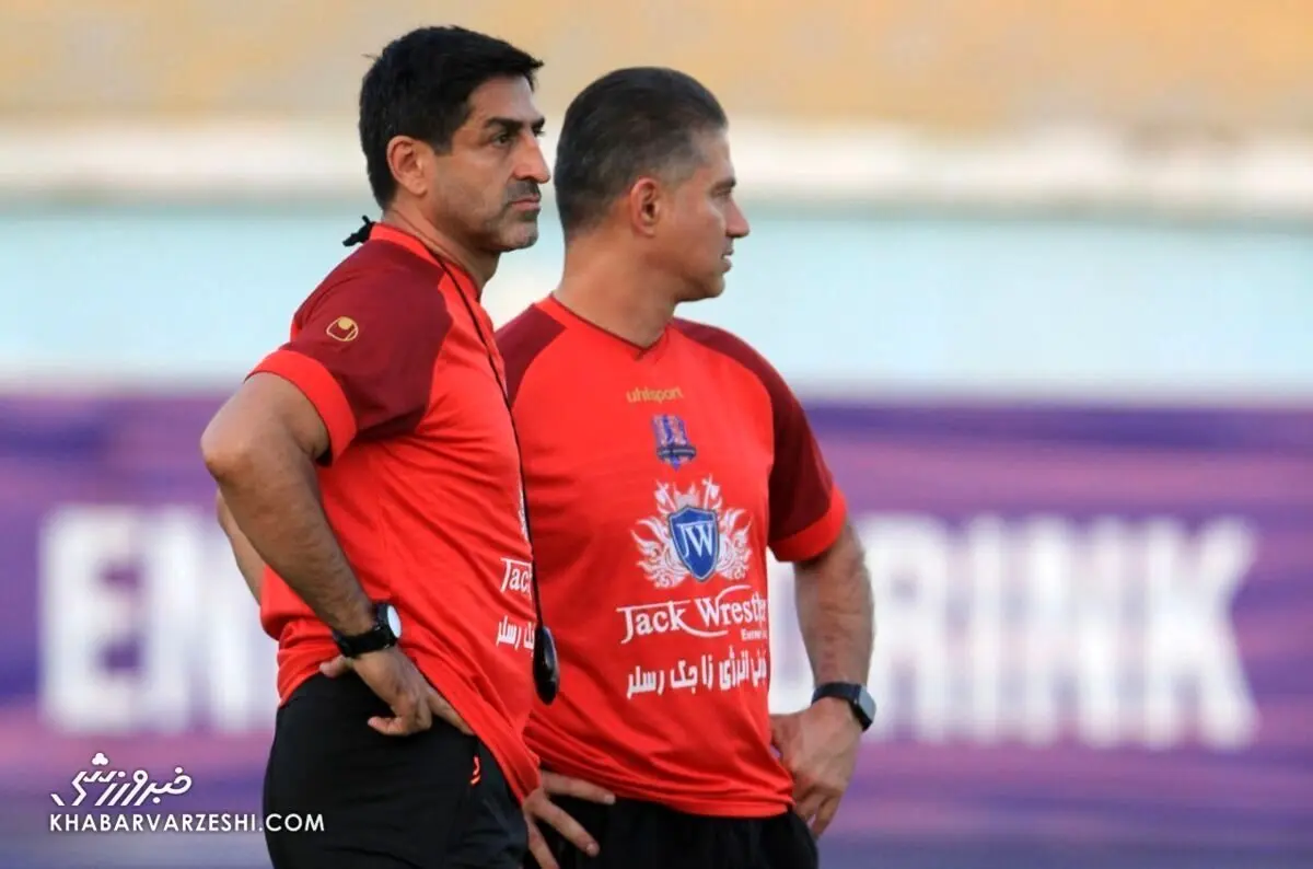 طعنه سنگین یک پرسپولیسی : میخواهند استقلال قهرمان شود ما را به زحمت نندازند