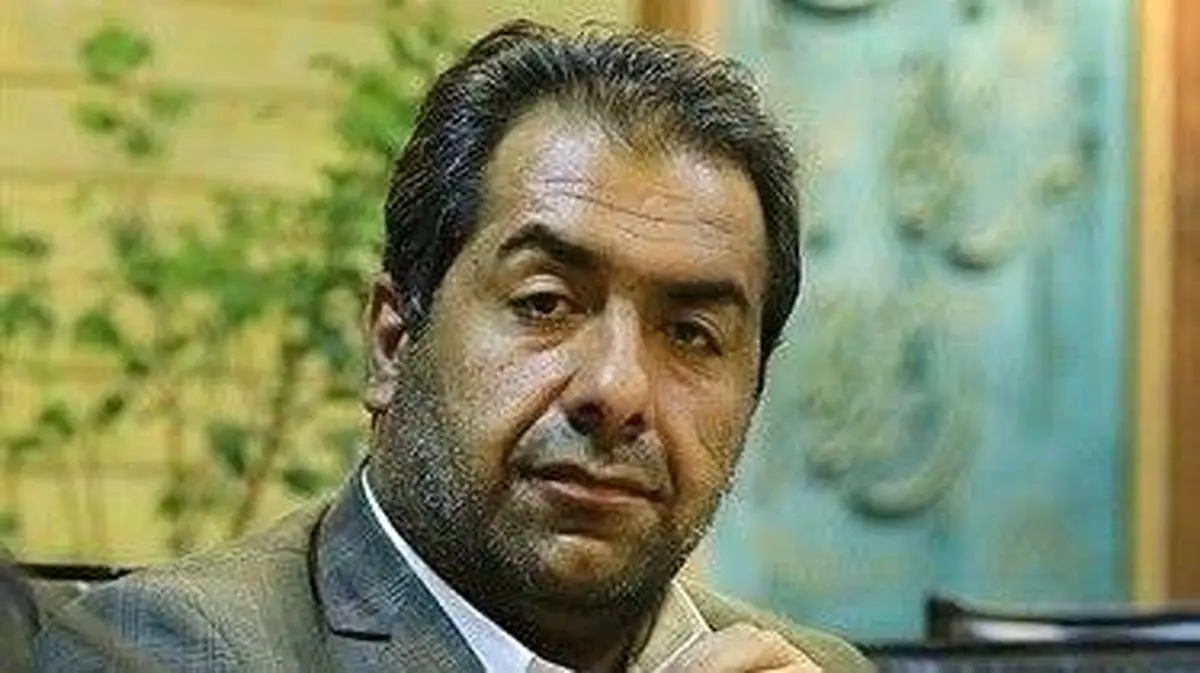 توهین نماینده مجلس به یک کارمند /فیلم