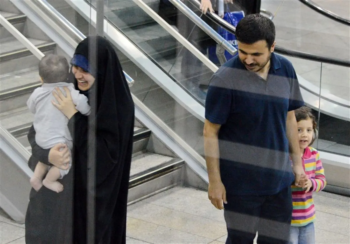 دانشمند ایرانی به کشور بازگشت + تصاویر