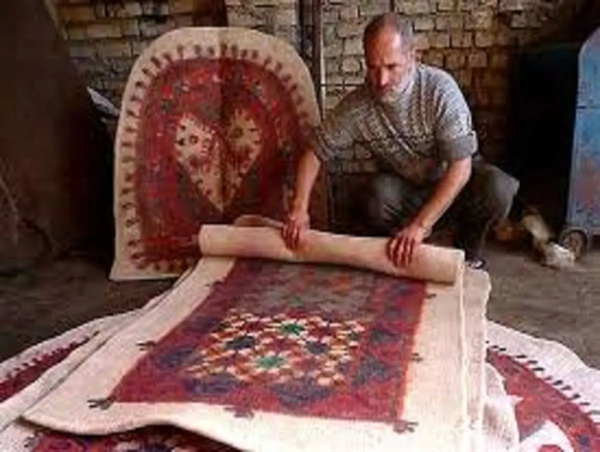 از بشزنی و پینهدوزی تا شعربافی و نمدمالی مشاغلی که فراموش شدهاند
