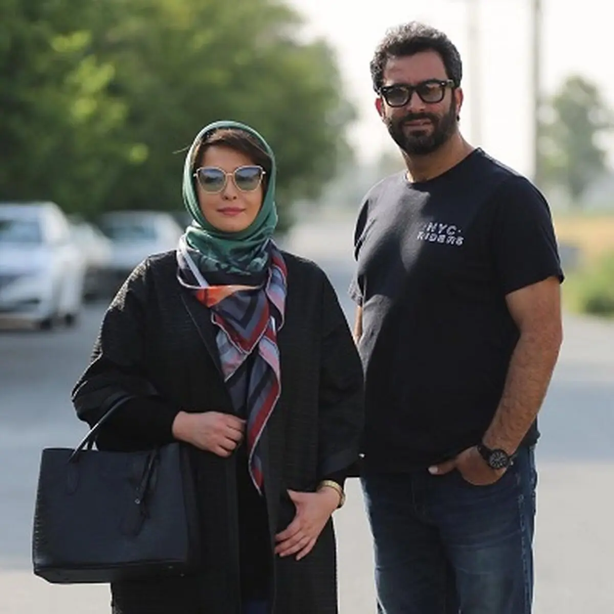 عکس یادگاری منوچهر هادی با مهراوه بانو