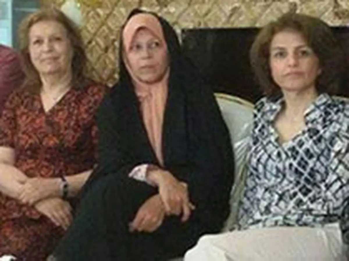 وقتی آیت‌الله‌زاده‌ با چادر به دیدن دوستان بهایی بی‌حجابش رفت!