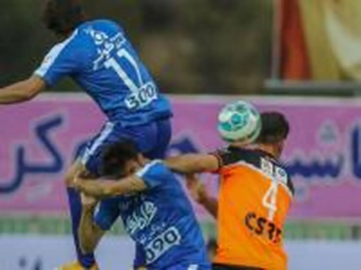  ابهام در خروج نام سه استقلالی از لیست  
