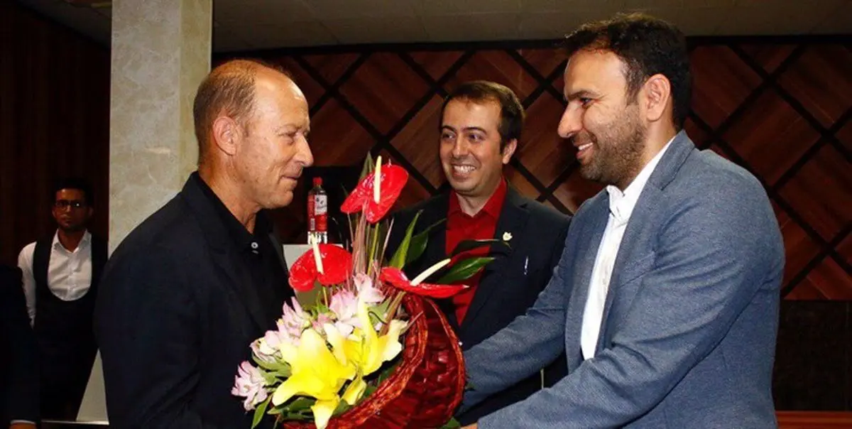معارفه کالدرون با حضور پرسپولیسیها انجام شد