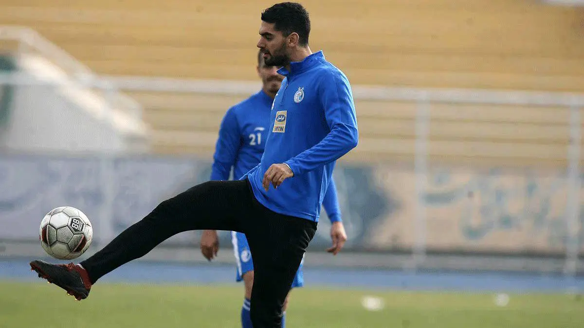 هافبک ملیپوش با استقلال تمام کرد!