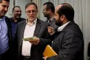 اسکناس ۱۰ هزار تومانی تقلبی در دست آقای رئیس کل+تصاویر