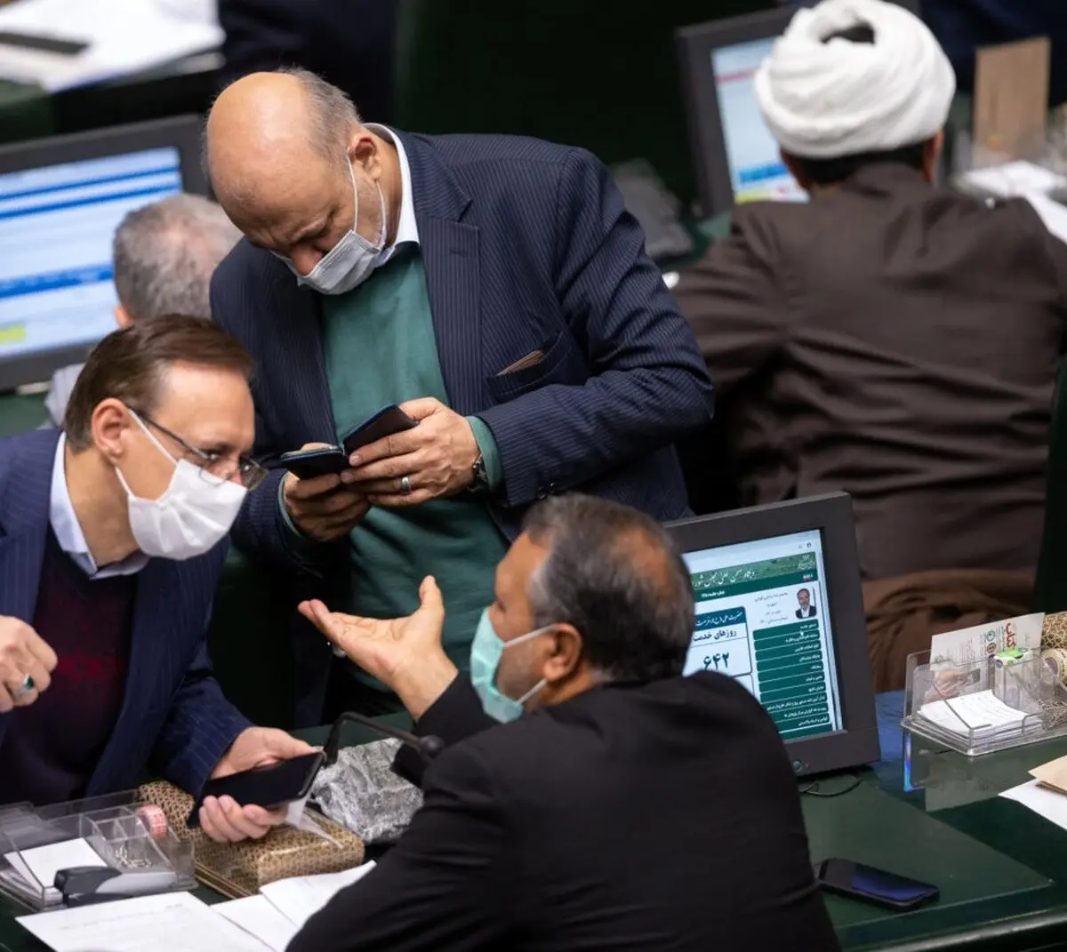 اخذ عوارض آزادراهها تا پایان خردادماه الکترونیکی می شود