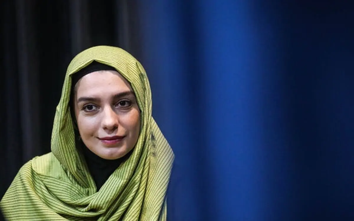 الیکا عبدالرزاقی در کنار جمعی از بازیگران /عکس