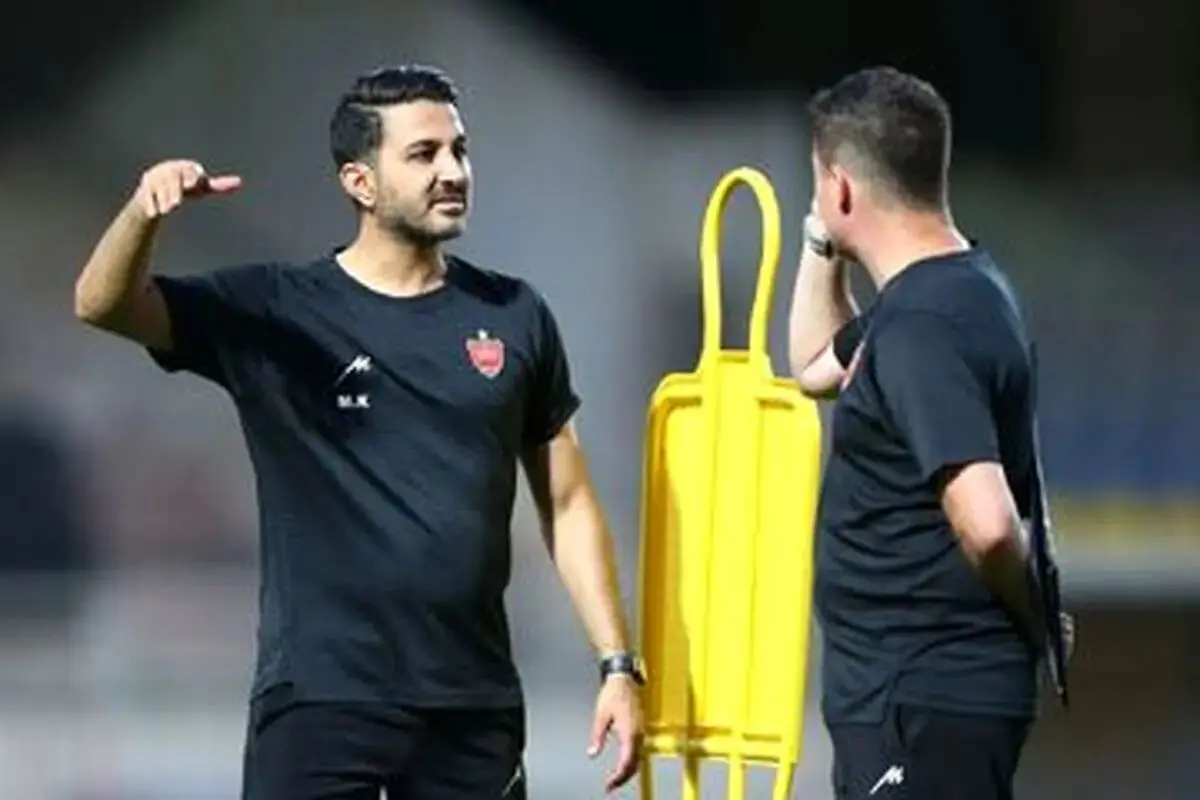 افشاگری خانبان: یک نفر از کادر فنی ترکیب پرسپولیس را به بیرون می‌داد