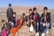 معلمی که هر هفته بچه های روستای زفره را به بهشت می برد