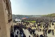 تصویری از جمعیت زیاد معترضان اصفهانی به خشکی زاینده رود
