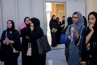 زنان سعودی مقابل مراکز صدور گواهینامه رانندگی صف بستند