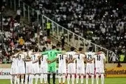 بازوبند مشکی تیم ملی ایران به احترام جان باختگان زلزله
