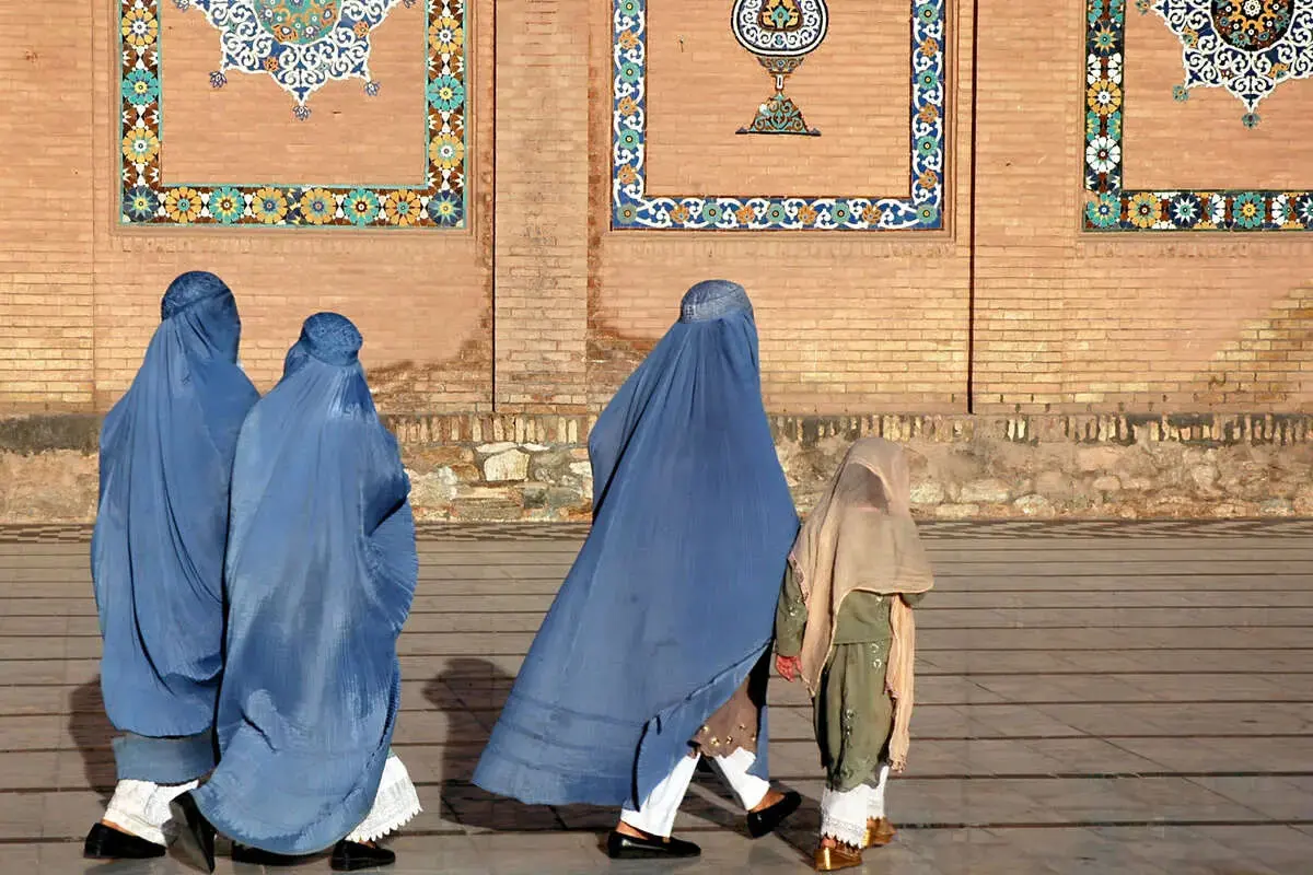 حذف تدریجی زنان از جامعه افغانستان