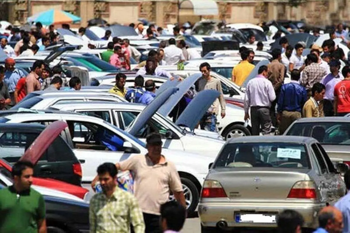 پوست موز زیر پای خودروسازان| مجلس سایپا و ایران خودرو را غافلگیر کرد