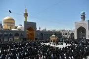 مراسم عزاداری و نماز ظهر عاشورا در حرم مطهر رضوی/ گزارش تصویری