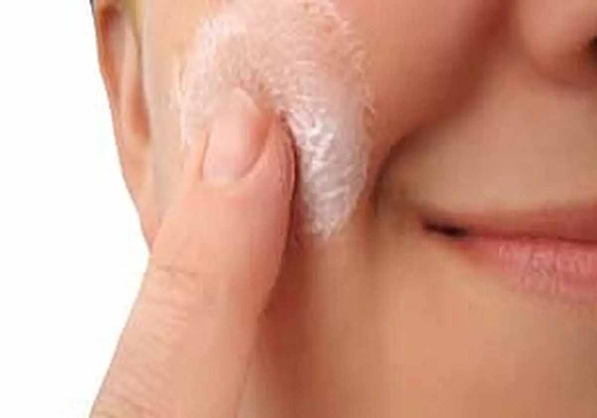 این مواد را هرگز به پوست صورت تان نزنید