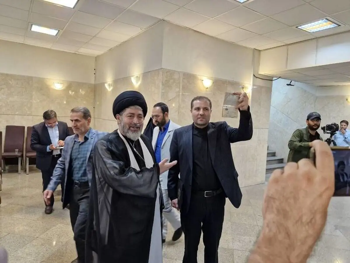سید غنی نظری در ستاد انتخابات کشور حضور یافت