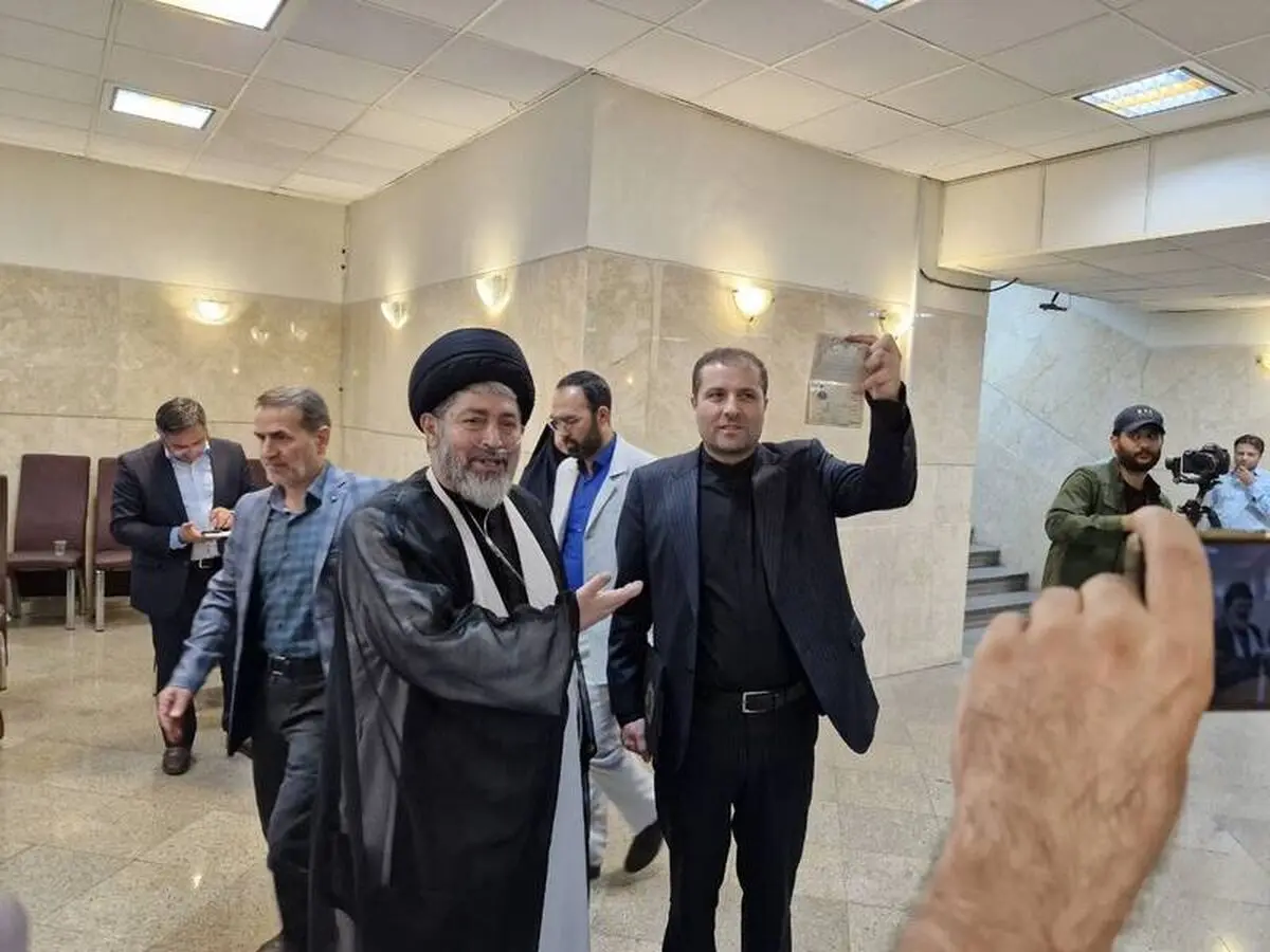 سید غنی نظری در ستاد انتخابات کشور حضور یافت
