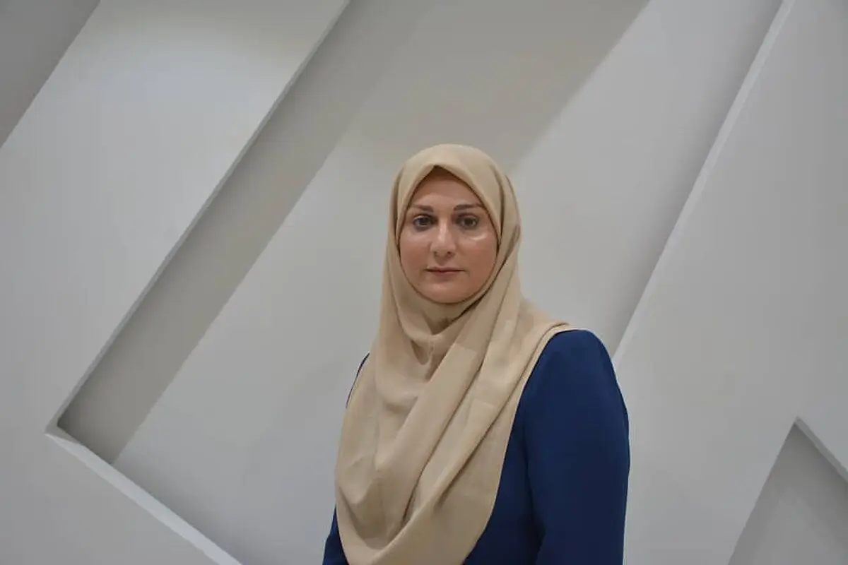 تیپ متفاوت خانم مجری خارج از محیط کار/ عکس