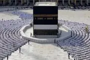 
خواب زائر مکه مکرمه روی کوه جبل النور +عکس
