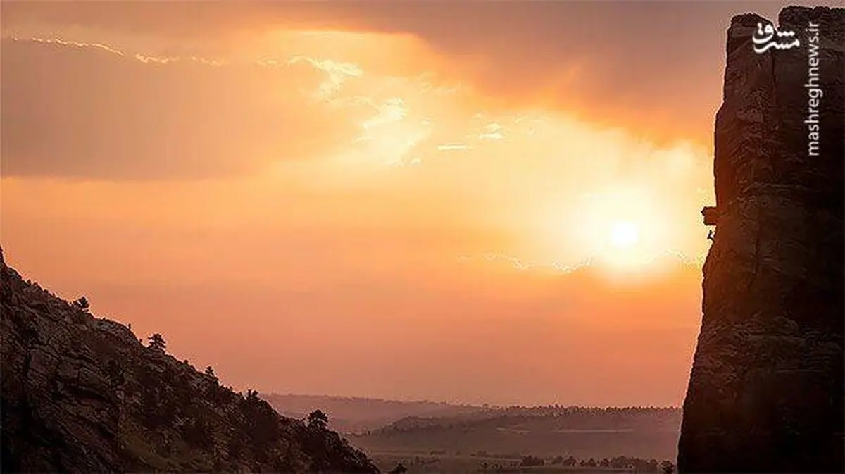 چرا هنگام غروب خورشید آسمان قرمز می‌شود؟
