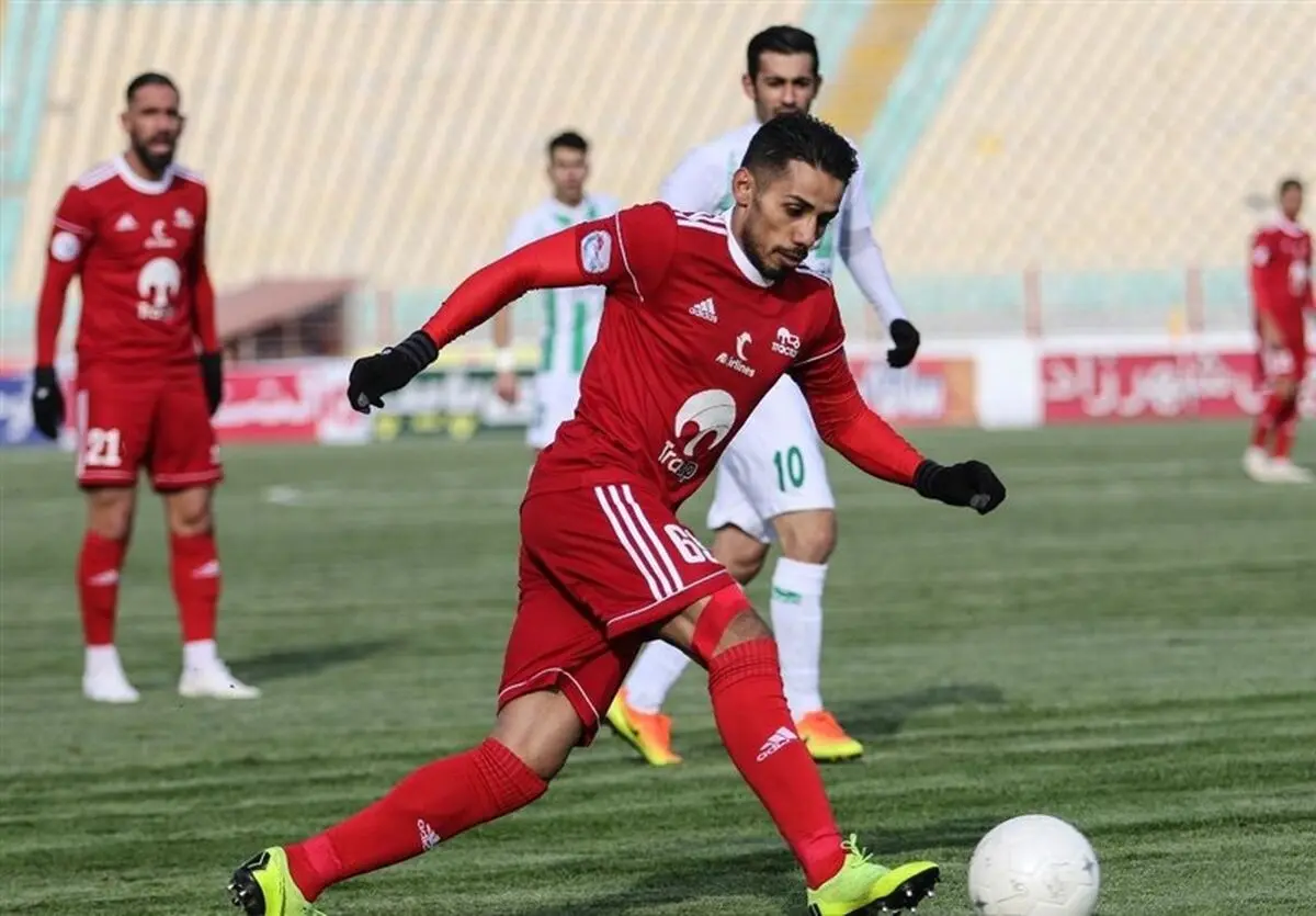 بازیکن تراکتور: قهرمانی پرسپولیس قطعی نشده که بخواهند آنها را قهرمان اعلام کنند