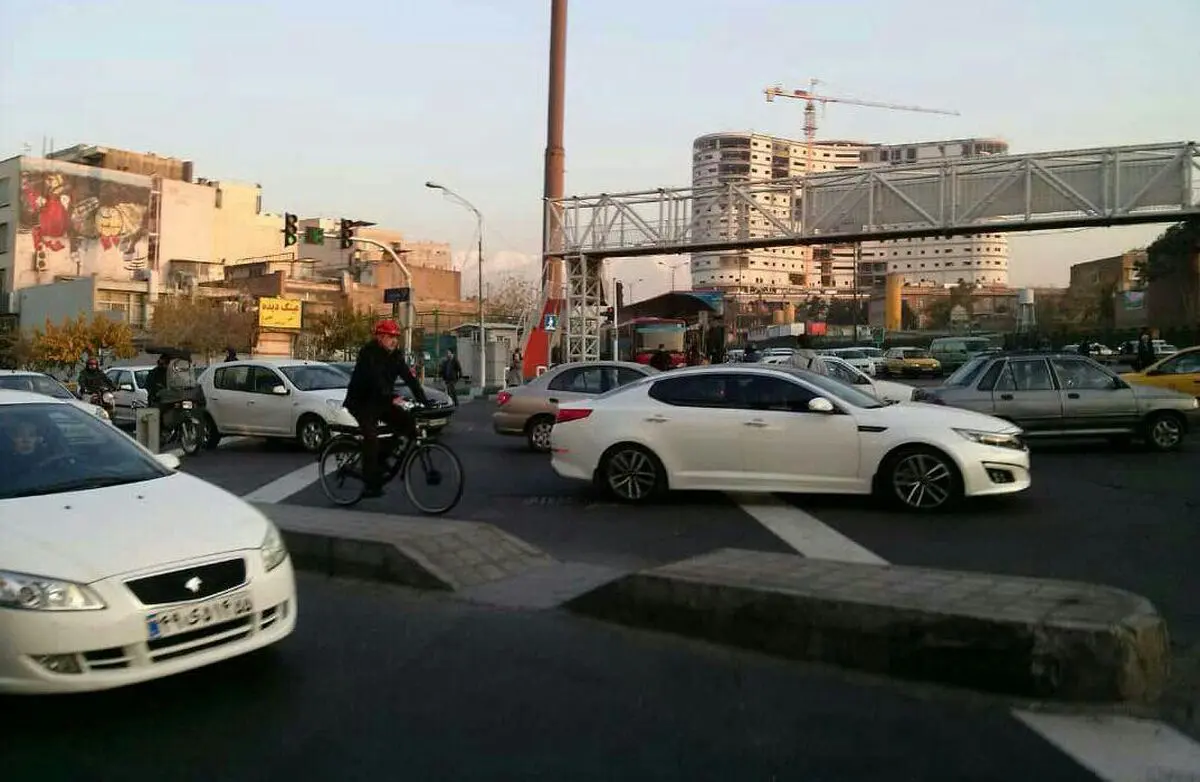 حناچی امروز با دوچرخه به محل کار رفت