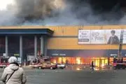  وقوع آتش‌سوزی مهیب در مرکز تجاری «سن پترزبورگ» روسیه 