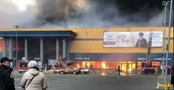  وقوع آتش‌سوزی مهیب در مرکز تجاری «سن پترزبورگ» روسیه 