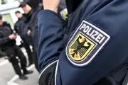 اینبار زانوی پلیس آلمان روی گردن مظنون قرار گرفت
