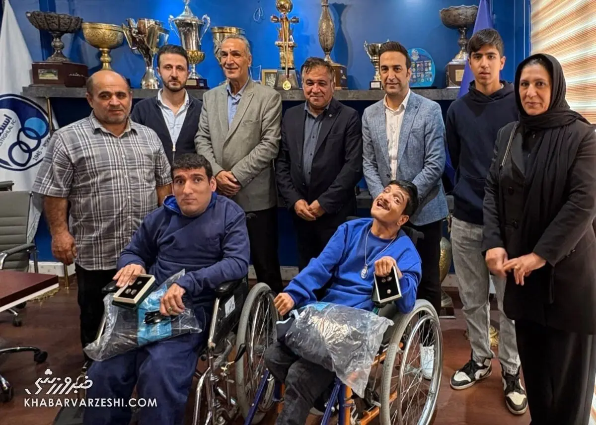 سورپرایز  ۲ هوادار متعصب استقلال+عکس 